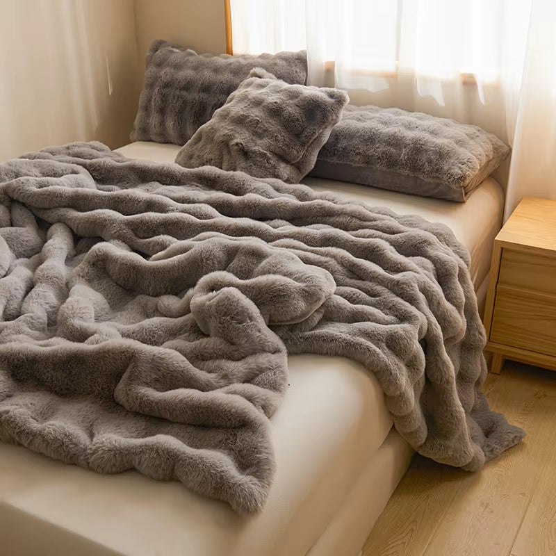 Luxury Faux Rabbit Fur Blanket – Thickened Soft Throw for Winter Warmth, Sofa & Bed Naps