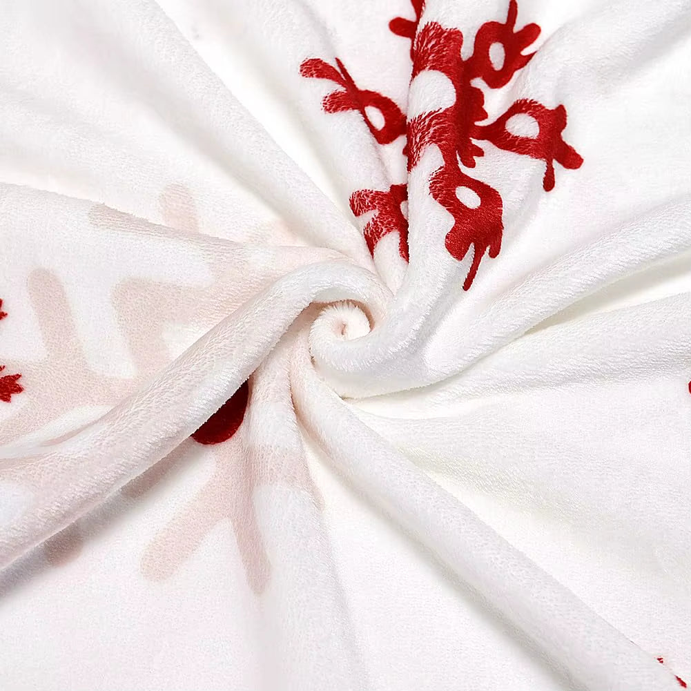 Red Snowflake Christmas Throw Blanket – Super Soft Flannel Fleece for Winter Holiday Comfort